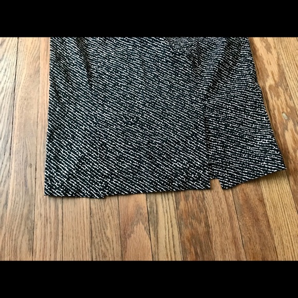 New York and Company Stretch Pencil Skirt - Picture 7 of 7